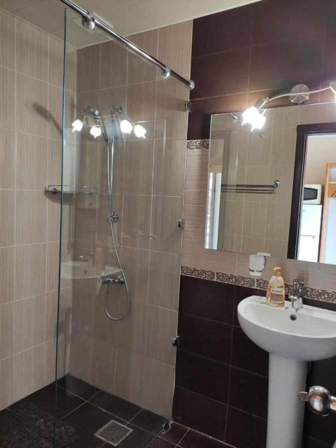 Guest House Odessa Sea Bagian luar foto