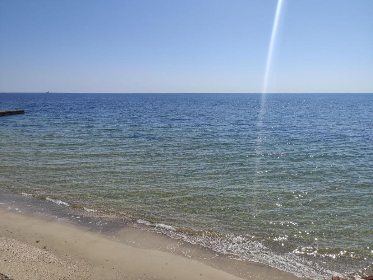 Guest House Odessa Sea Bagian luar foto