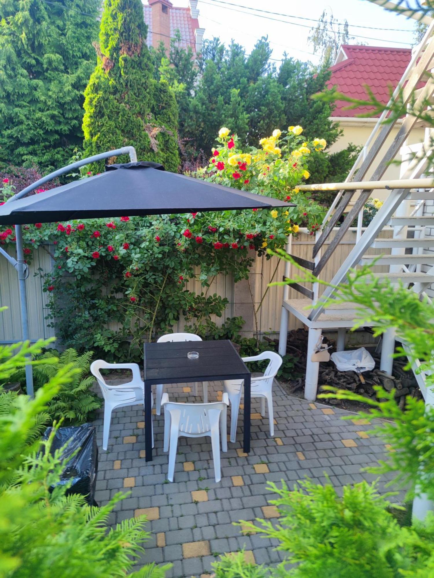 Guest House Odessa Sea Bagian luar foto